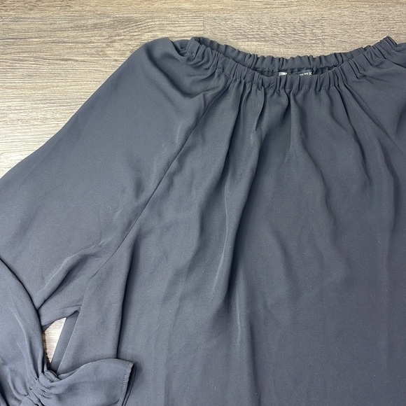 Banana Republic Women’s Black Blouse with Gathered Neck and Sleeves, size XL - Picture 3 of 8